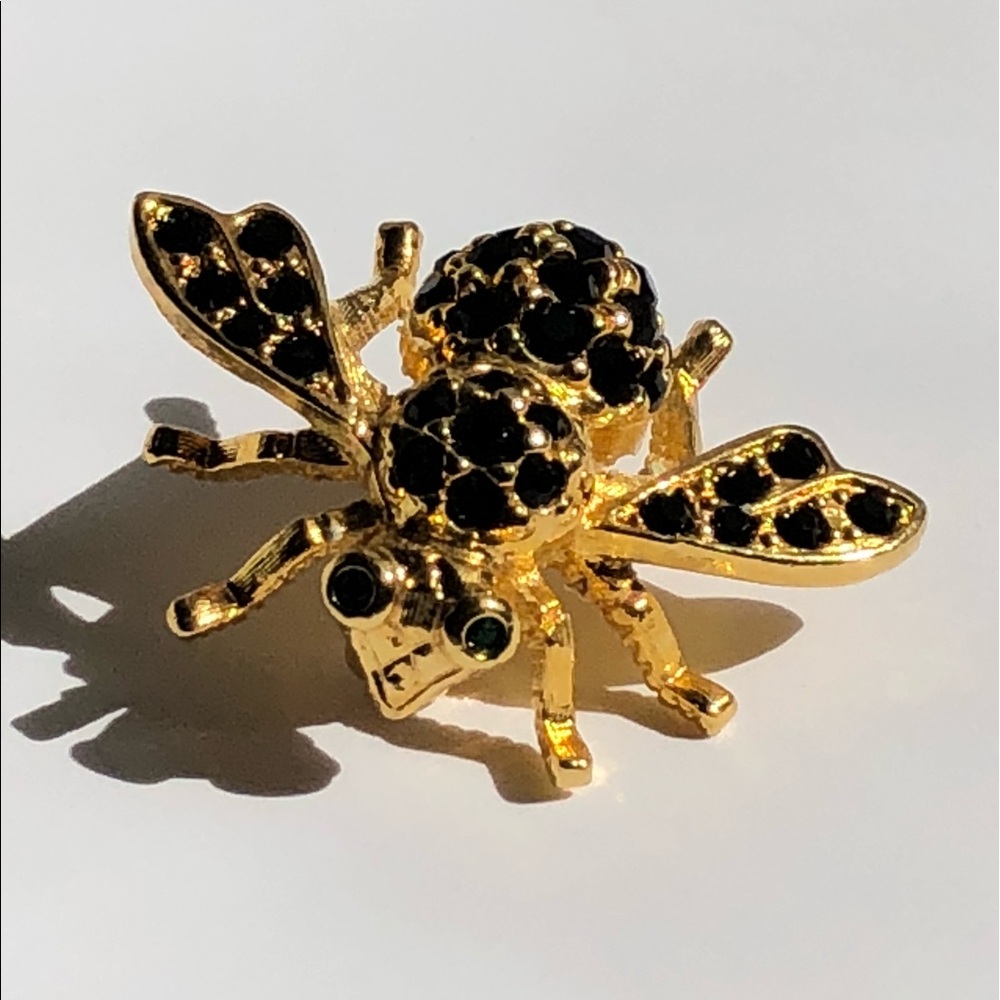 Sold- Joan Rivers Green eyed Bee Brooch Pin - Picture 2 of 8